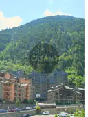 Ampli i lluminós pis de 3 habitacions amb bones vistes 26