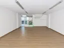 Local comercial de alquiler en El Pas de la Casa 3
