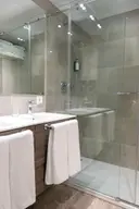 Exclusive 2 bedroom apartment with 1 garage space and spa and gym area 18