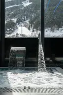 Exclusive 2 bedroom apartment with 1 garage space and spa and gym area 22