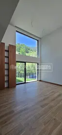 EXCLUSIVA CASA ADOSADA DE LUJO EN PAL. CUATRO PLANTAS CON JARDIN. 6