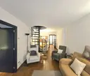 DUPLEX DE CUATRO HABITACIONES MUY LUMINOSO, AMUEBLADO, BUENA UBICACIÓN Y PLAZA DE PARKING 2
