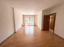 Se vende piso de 4 habitaciones en el centro de Sant Julià. 2