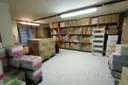 Aquest local comercial de 215,50m² per comprar es 2