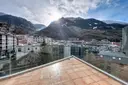 Es presenta aquest àtic singular de 215,05 m², s 18