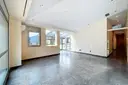 Es presenta aquest àtic singular de 215,05 m², s 5