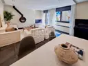 Exclusiva planta baixa amb jardí privat de 120 m² a la Cortinada 5
