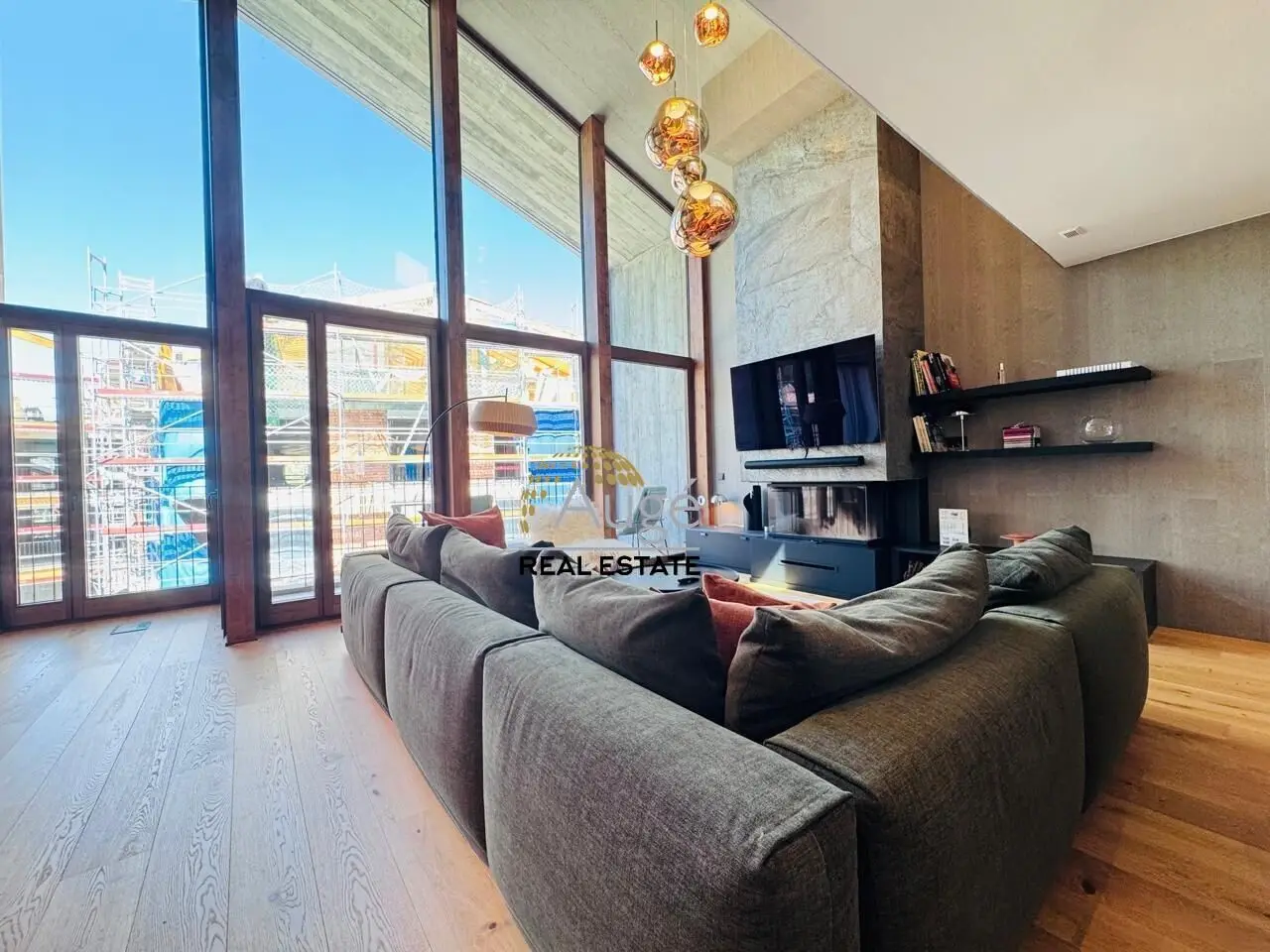 Designer Duplex Penthouse with Spa in El Tarter (Grandvalira) — foto 1 de 57