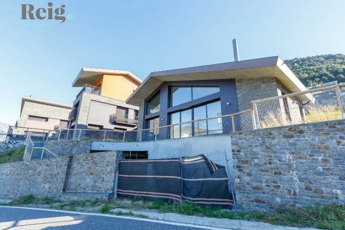 Single family house - Sant Julià de Lòria (Juberri) — foto 1 de 14