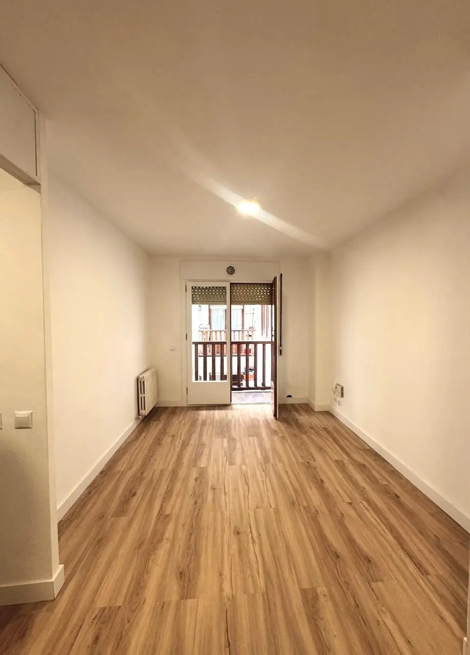 Apartamento reformado en el centro de Encamp — foto 1 de 12