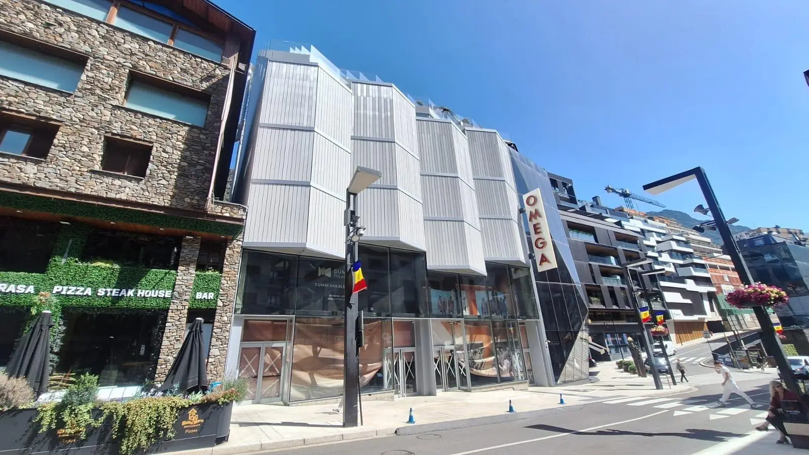 LOCAL COMERCIAL PREMIUM EN ANDORRA LA VELLA — foto 1 de 7