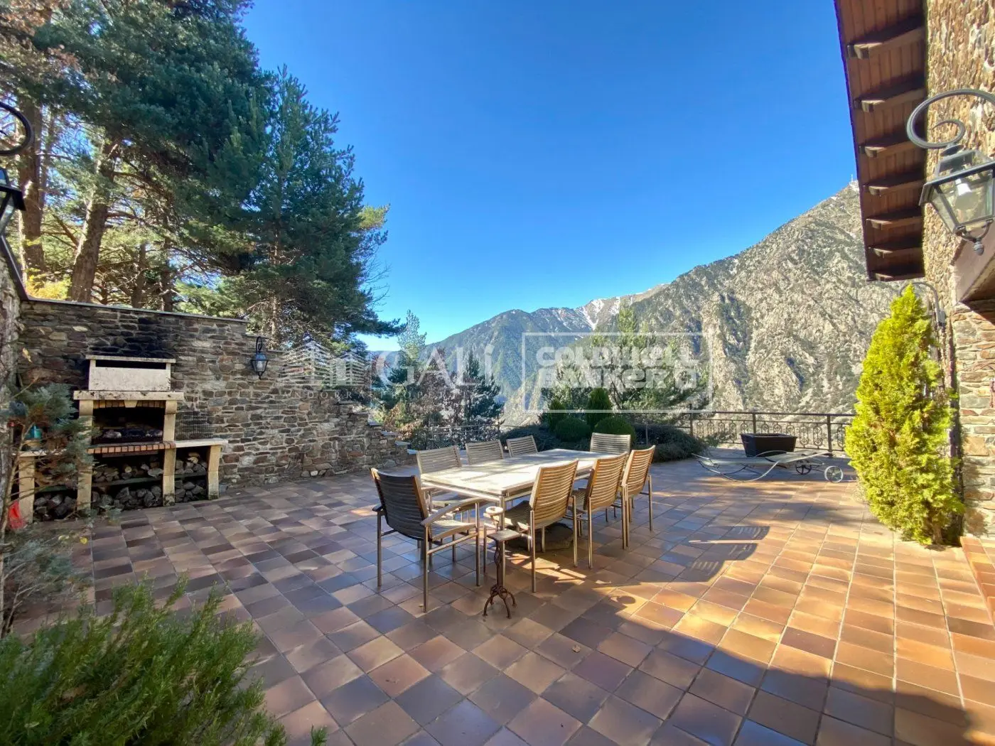 Fantastic house with views to the valley of Andorra — foto 1 de 46