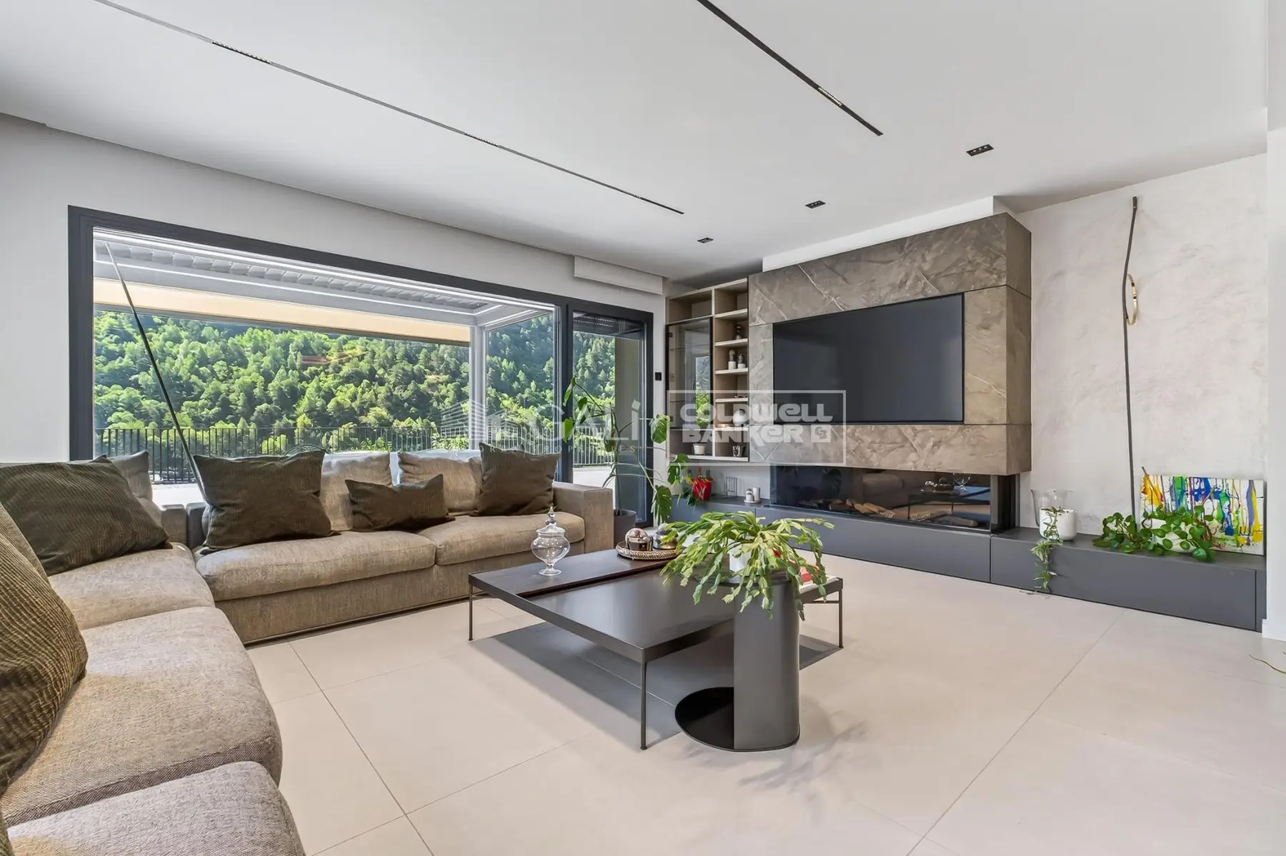 ESPECTACULAR CHALET EN VENTA EN ZONA RESIDENCIAL. CON SOL, VISTAS Y TODAS LAS COMODIDADES — foto 1 de 14