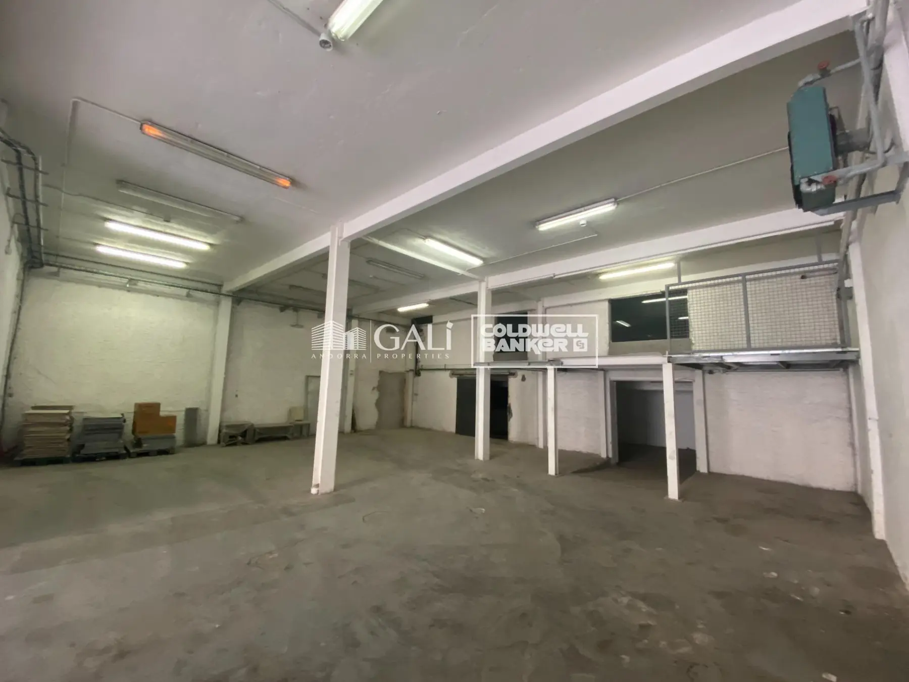 NAVE INDUSTRIAL EN ANDORRA LA VELLA — foto 1 de 14