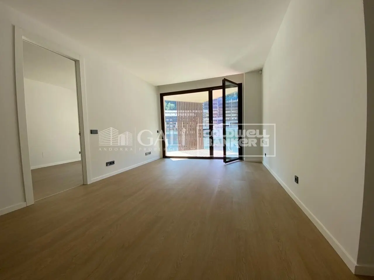 Piso de obra nueva en el centro de Andorra la Vella con parkin y terraza — foto 1 de 14