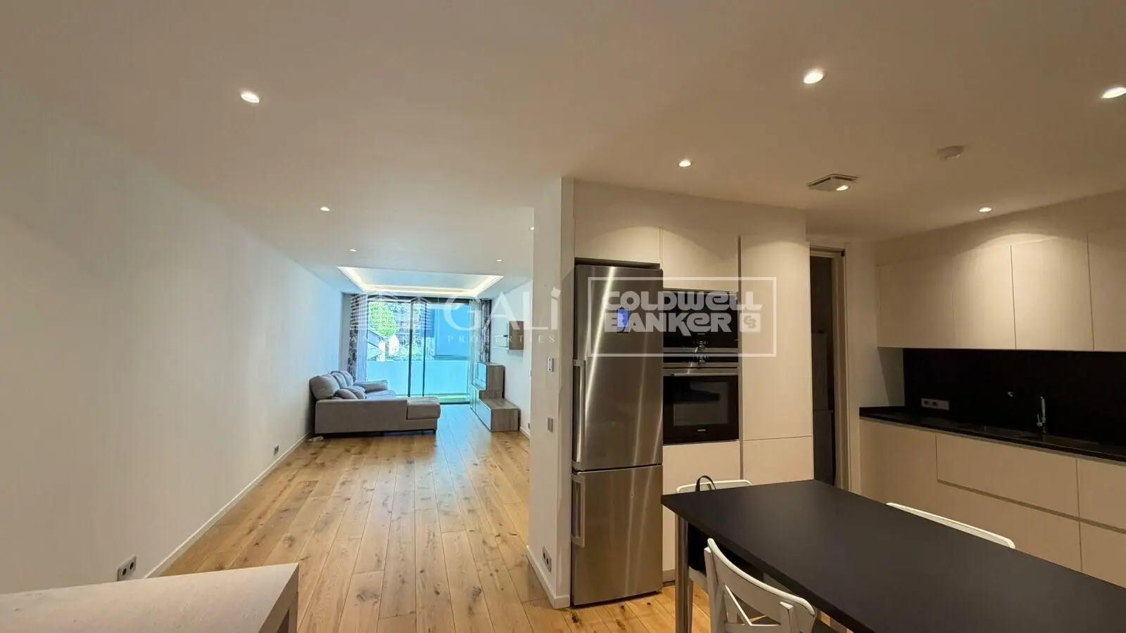 Exclusivo piso de alto standing en alquiler en pleno centro de Andorra — foto 1 de 14