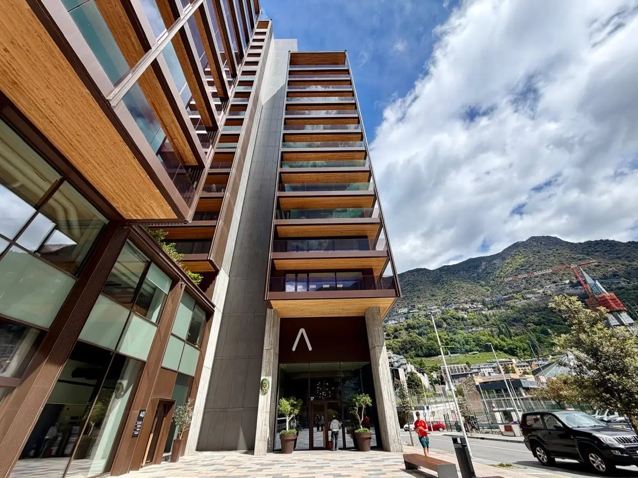 ESPECTACULAR PISO EN A TOWER EN ESCALDES D'ENGORDANY — foto 1 de 3