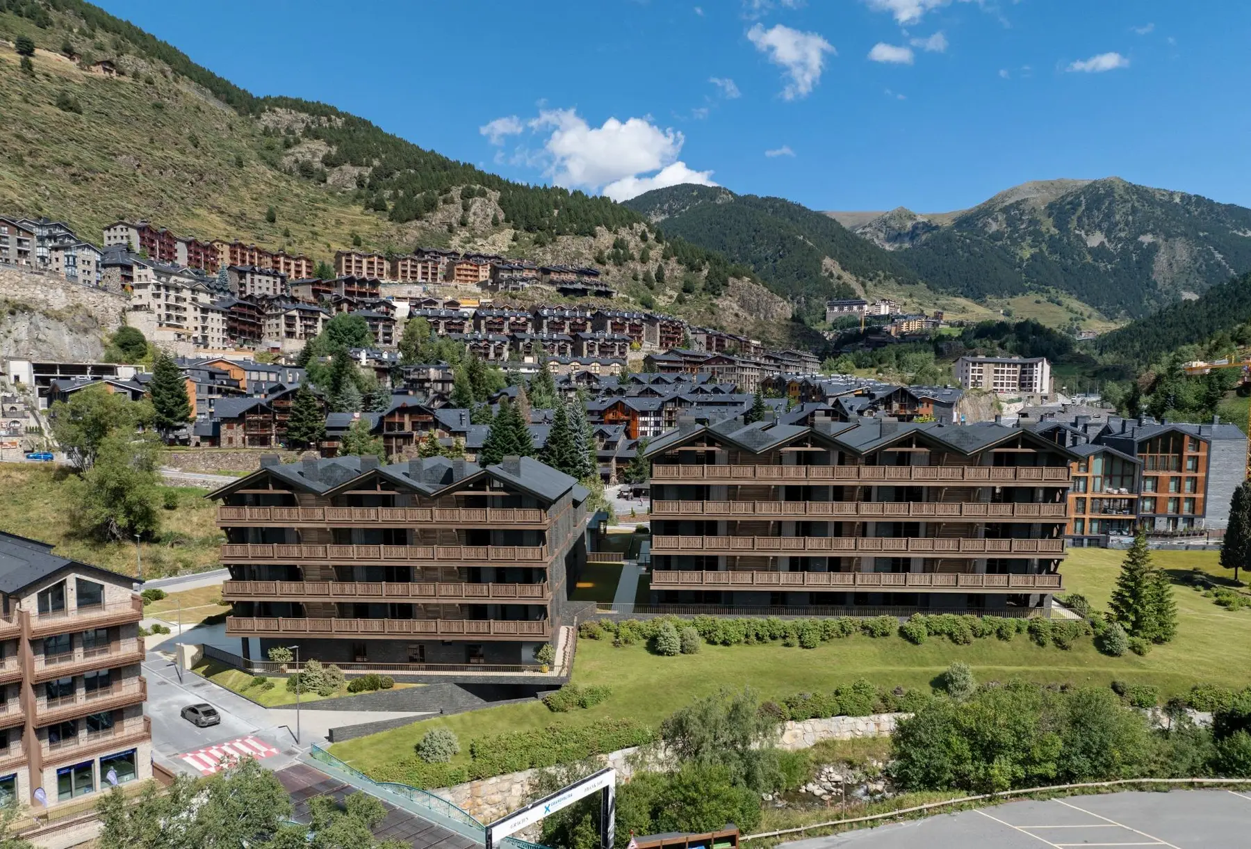 OBRA NUEVA DE LUJO A PIE DE PISTAS DE GRANDVALIRA — foto 1 de 14