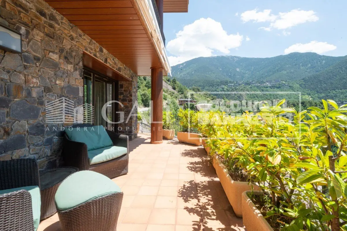 CHALET PARA COMPRAR EN EXCLUSIVA ZONA RESIDENCIAL DE ESCALDES — foto 1 de 14