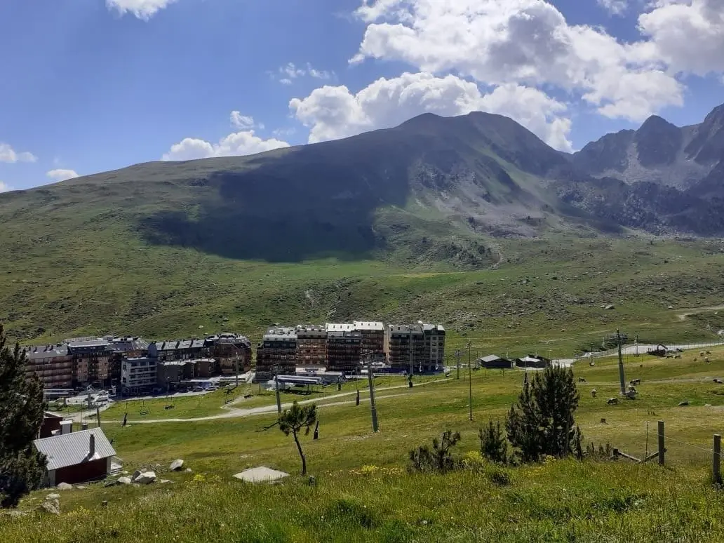 Parcela en el Pas de la Casa — foto 1 de 5