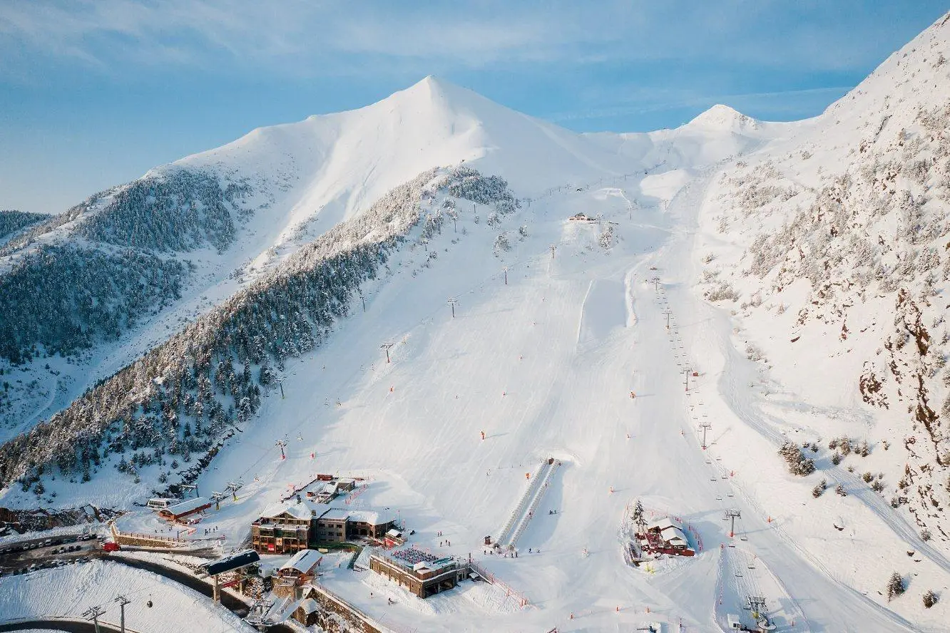 Ático de 1 habitación con vistas en Arinsal — foto 1 de 9