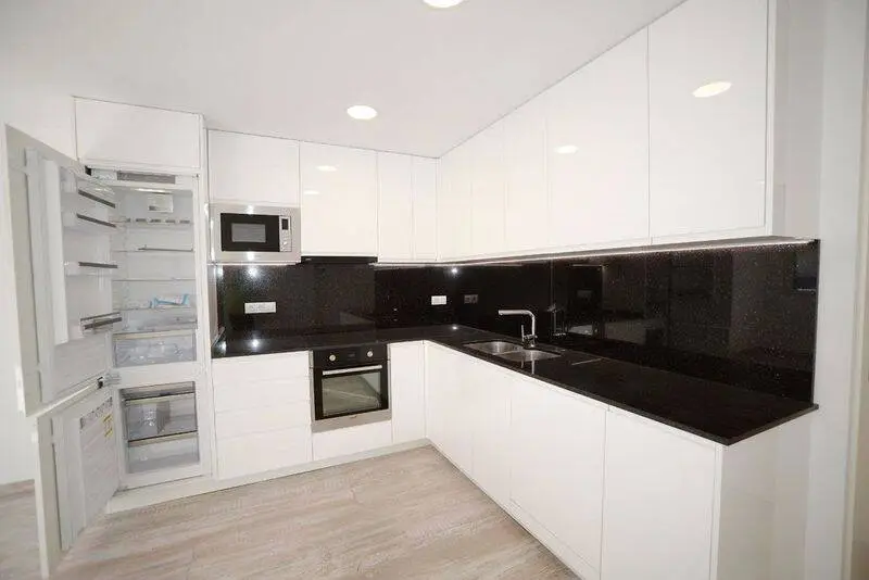 Piso de alquiler en Andorra la Vella, 2 habitaciones, 79 metros — foto 1 de 8