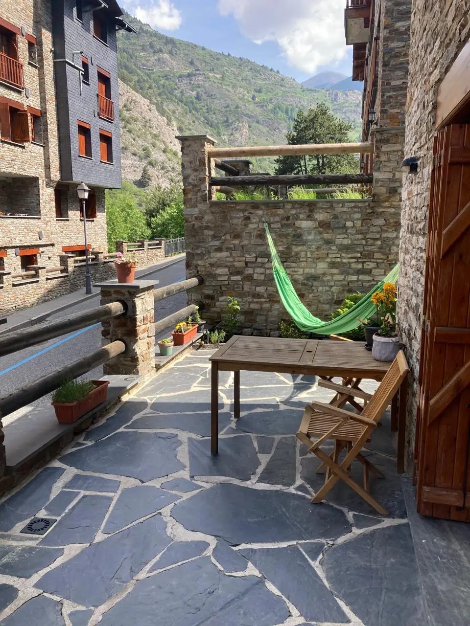Piso en venta en Canillo, 2 habitaciones, 70 metros — foto 1 de 17