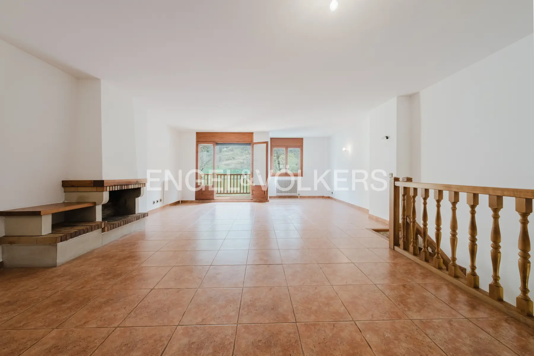 Casa adosada en venta en La Cortinada, 2 habitaciones, 183 metros — foto 1 de 31