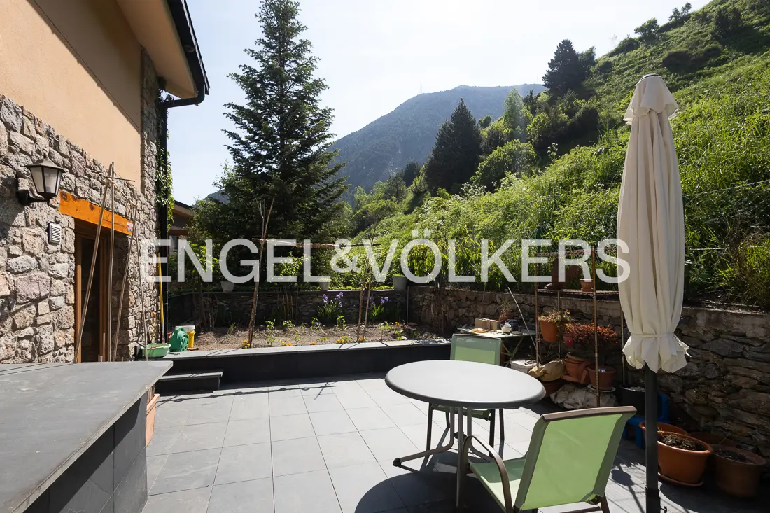 Chalet en venta en Canillo, 3 habitaciones, 110 metros — foto 1 de 25