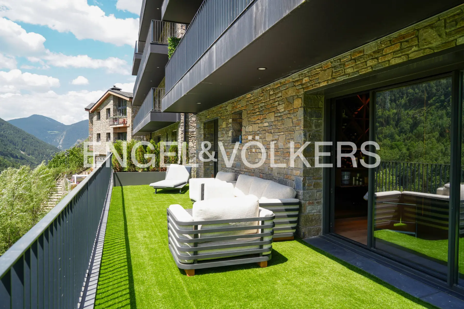 Piso en venta en L'Aldosa de Canillo, 4 habitaciones, 191 metros — foto 1 de 41