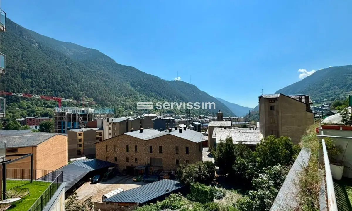 Piso en venta en Encamp, 2 habitaciones, 79 metros — foto 1 de 24