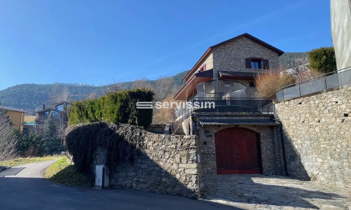 Chalet en venta en La Massana, 4 habitaciones, 237 metros — foto 1 de 37