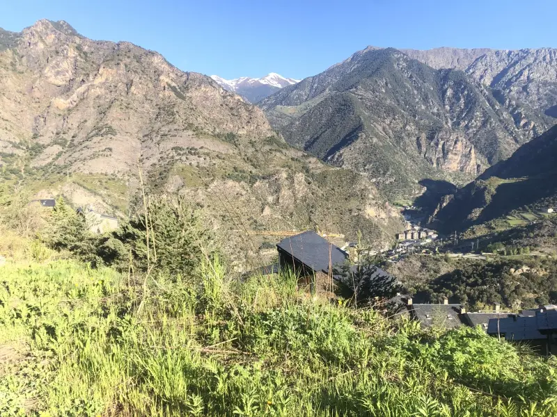 Terreny per 3 xalets — foto 1 de 12