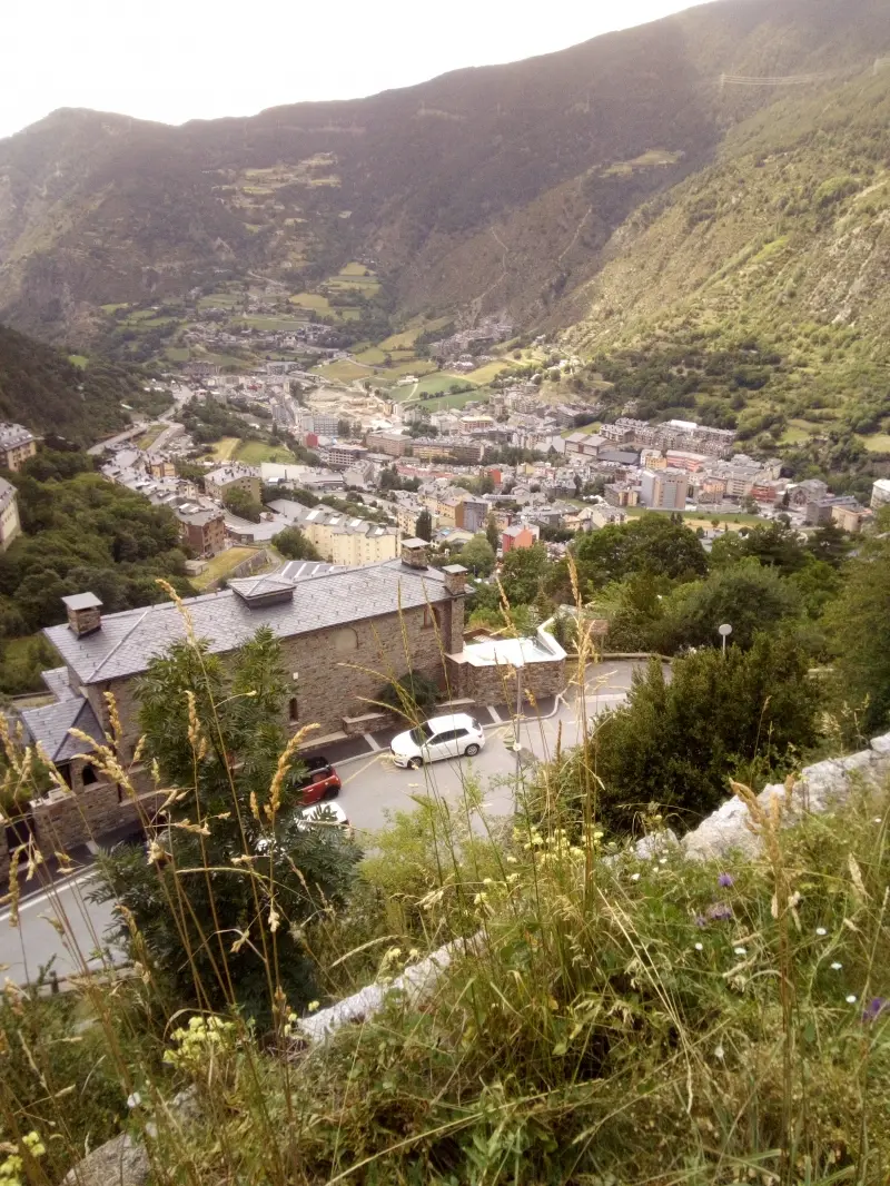 Venda de parcel·la de 1850m2 — foto 1 de 1
