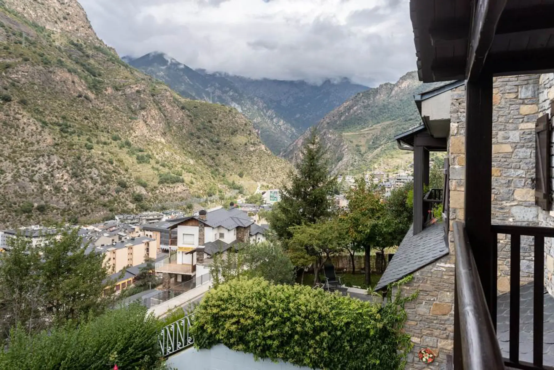 Exclusiva casa adossada, per comprar, a la parròq — foto 1 de 18