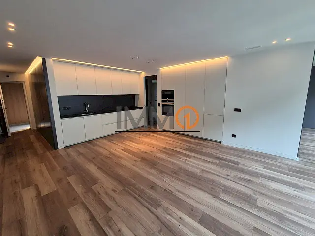 En venda exclusiu pis nou a estrenar de 3 habitac — foto 1 de 13