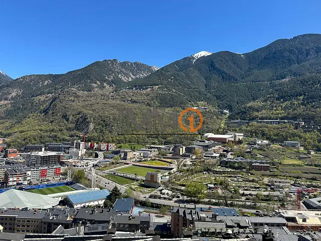 Es ven fantàstic àtic a Andorra la Vella d’un — foto 1 de 16