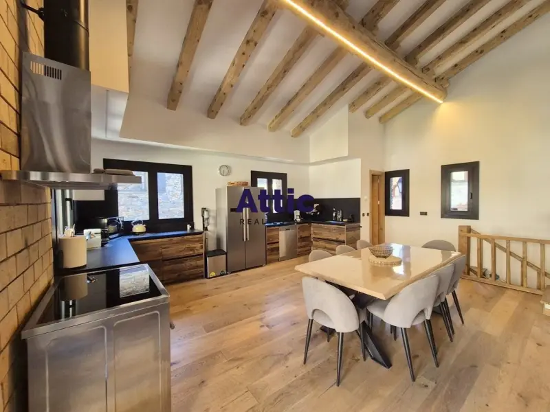 Cassa adossada d'alt standing en lloguer — foto 1 de 29