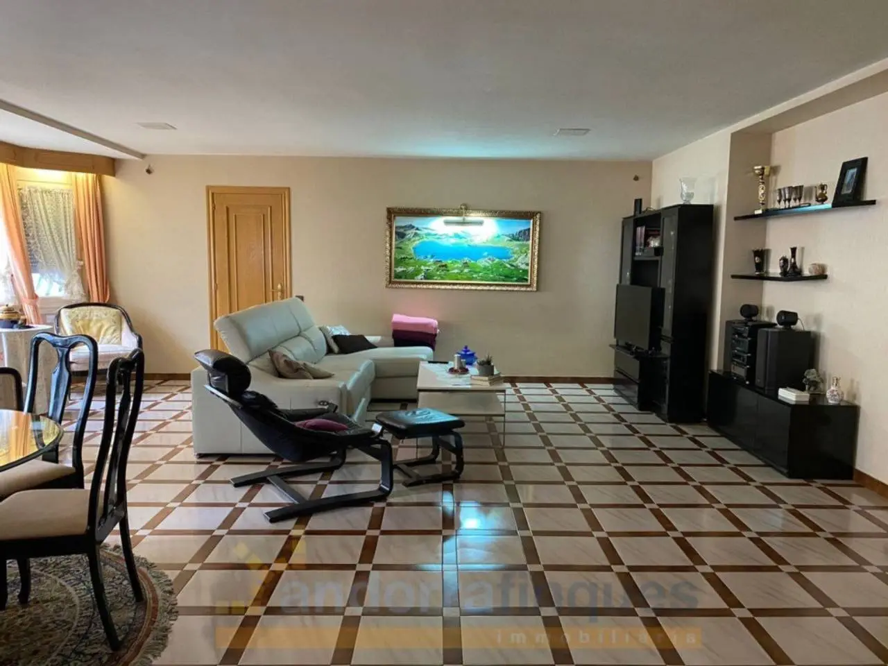 Pis en venda al Pas de la Casa — foto 1 de 19