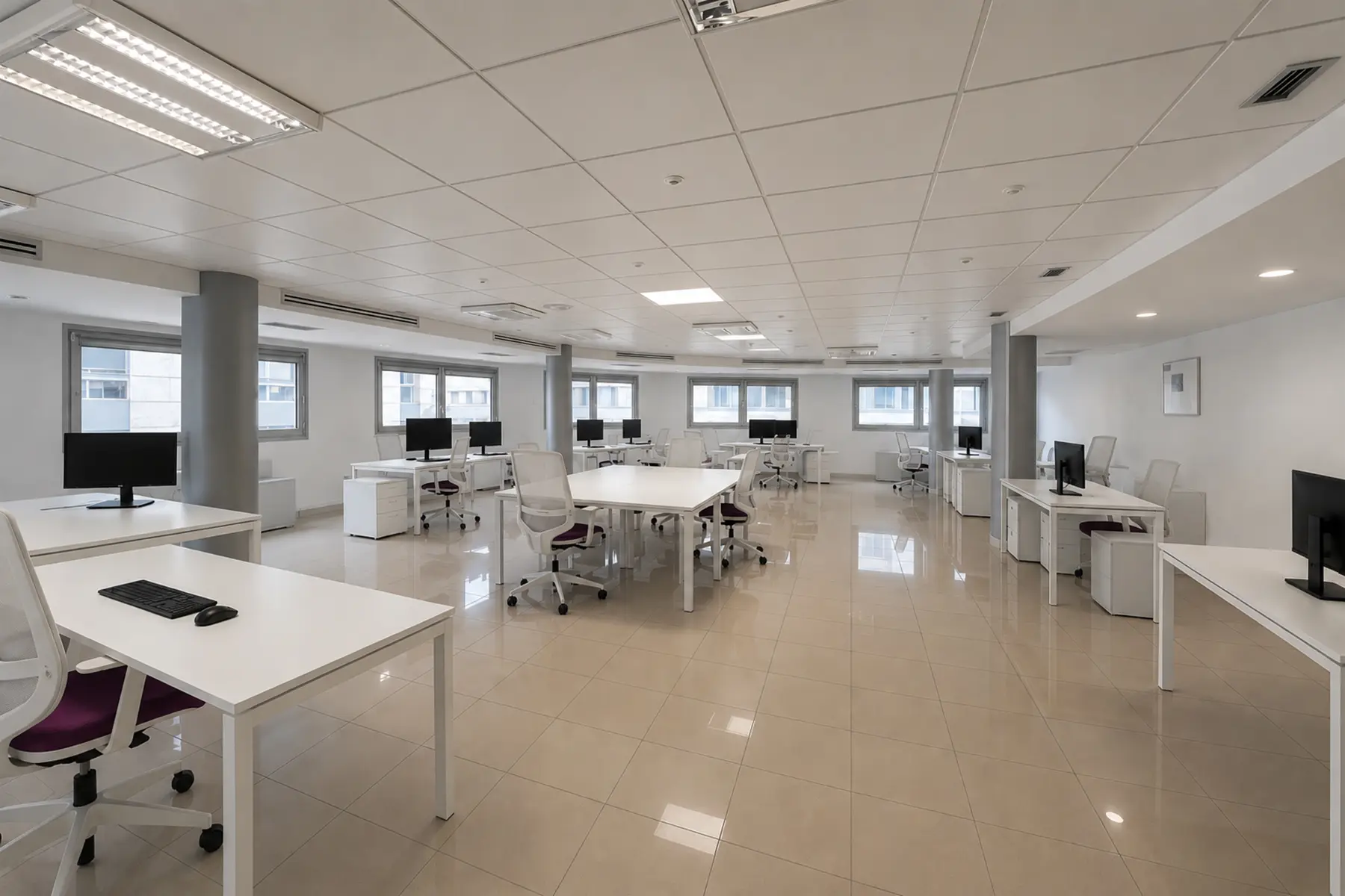 Despatx en lloguer situat al centre de Andorra la — foto 1 de 6