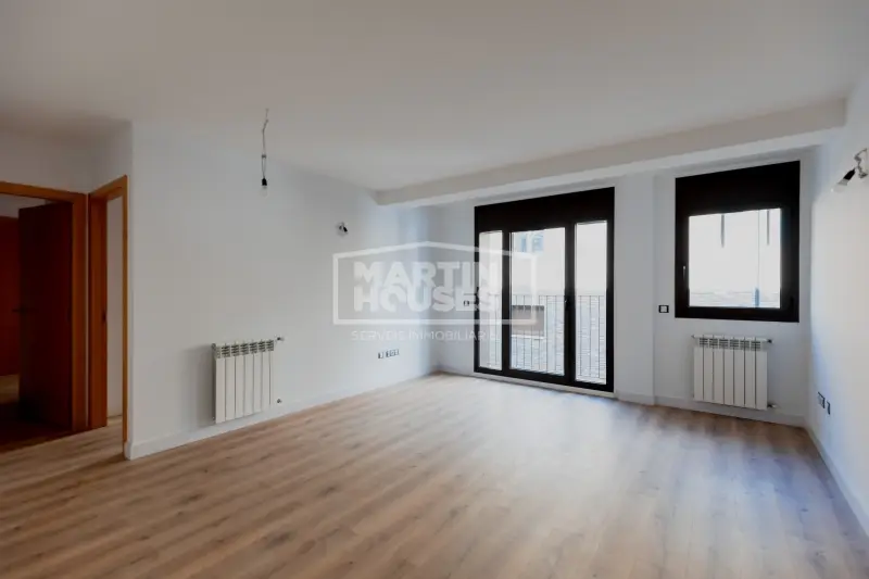 PISO DE 3 HABITACIONES EN ALQUILER EN LLORTS · CON PARKING Y TRAS... — foto 1 de 14