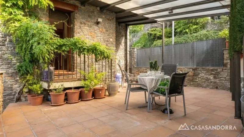Casa adosada de 470 m² con ascensor en Sacalma, Escaldes-Engordany — foto 1 de 10