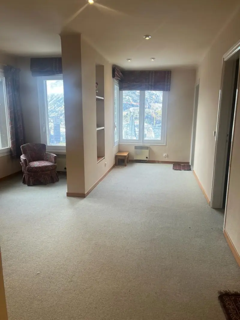 Es lloga pis a Escaldes-Engordany de dues habitacions — foto 1 de 18