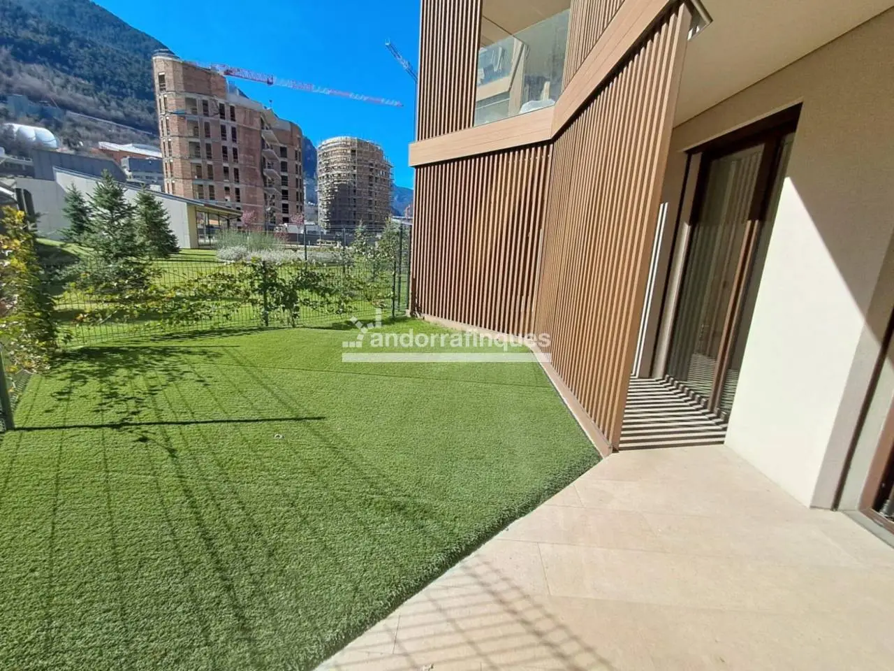 Venda planta baixa — foto 1 de 24