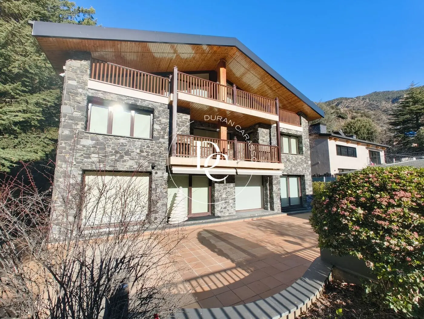 Chalet en venta en Andorra la Vella, 6 habitaciones, 1436 metros — foto 1 de 42