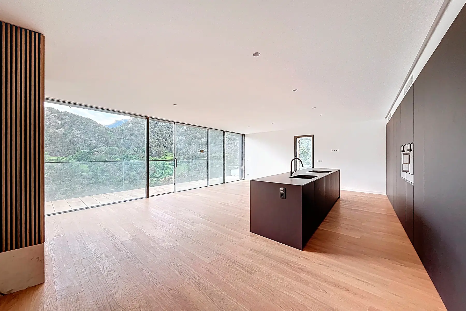 Piso en venta en Ordino, 2 habitaciones, 148 metros — foto 1 de 15