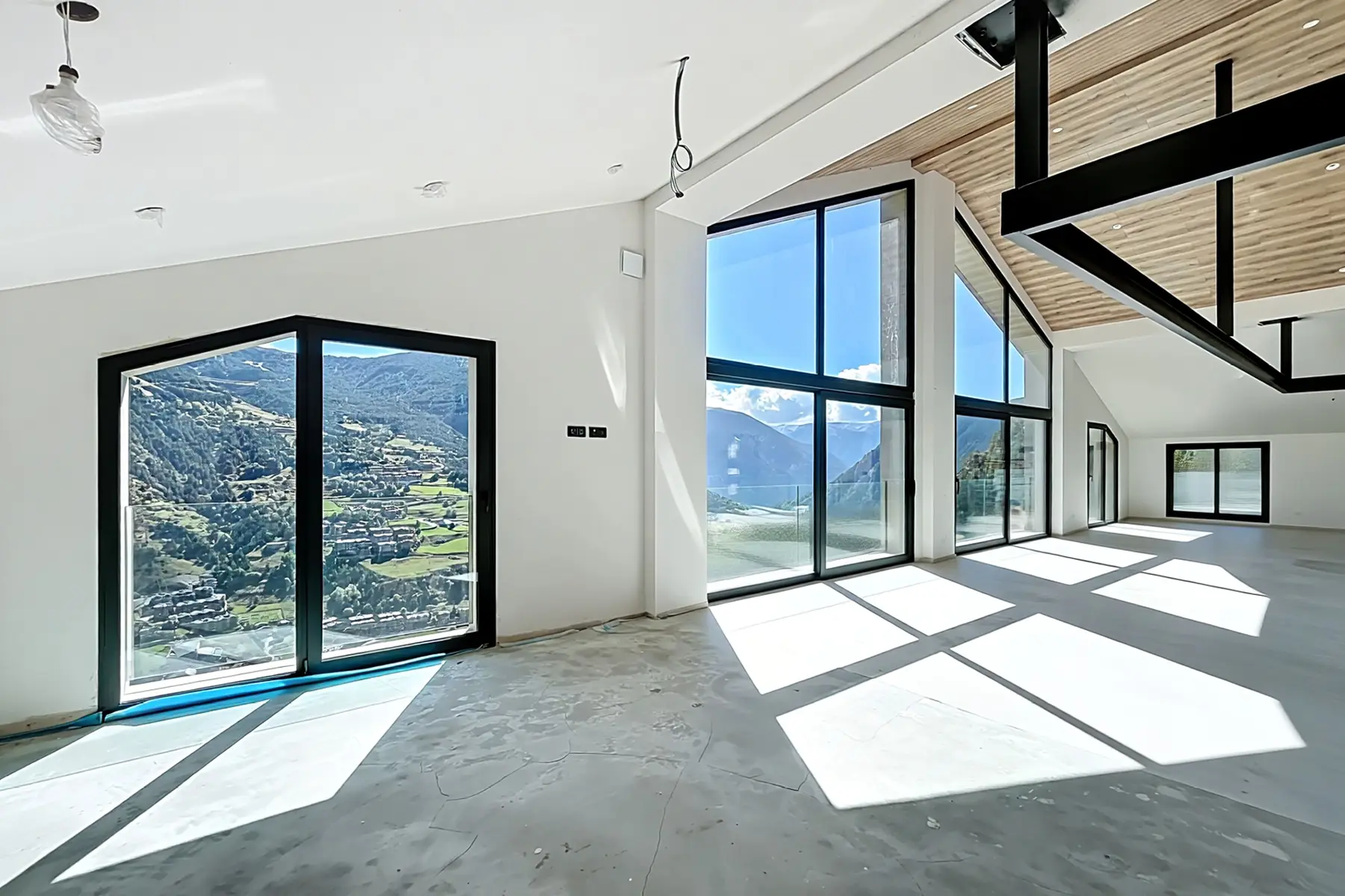 Chalet en venta en Canillo, 5 habitaciones, 411 metros — foto 1 de 32