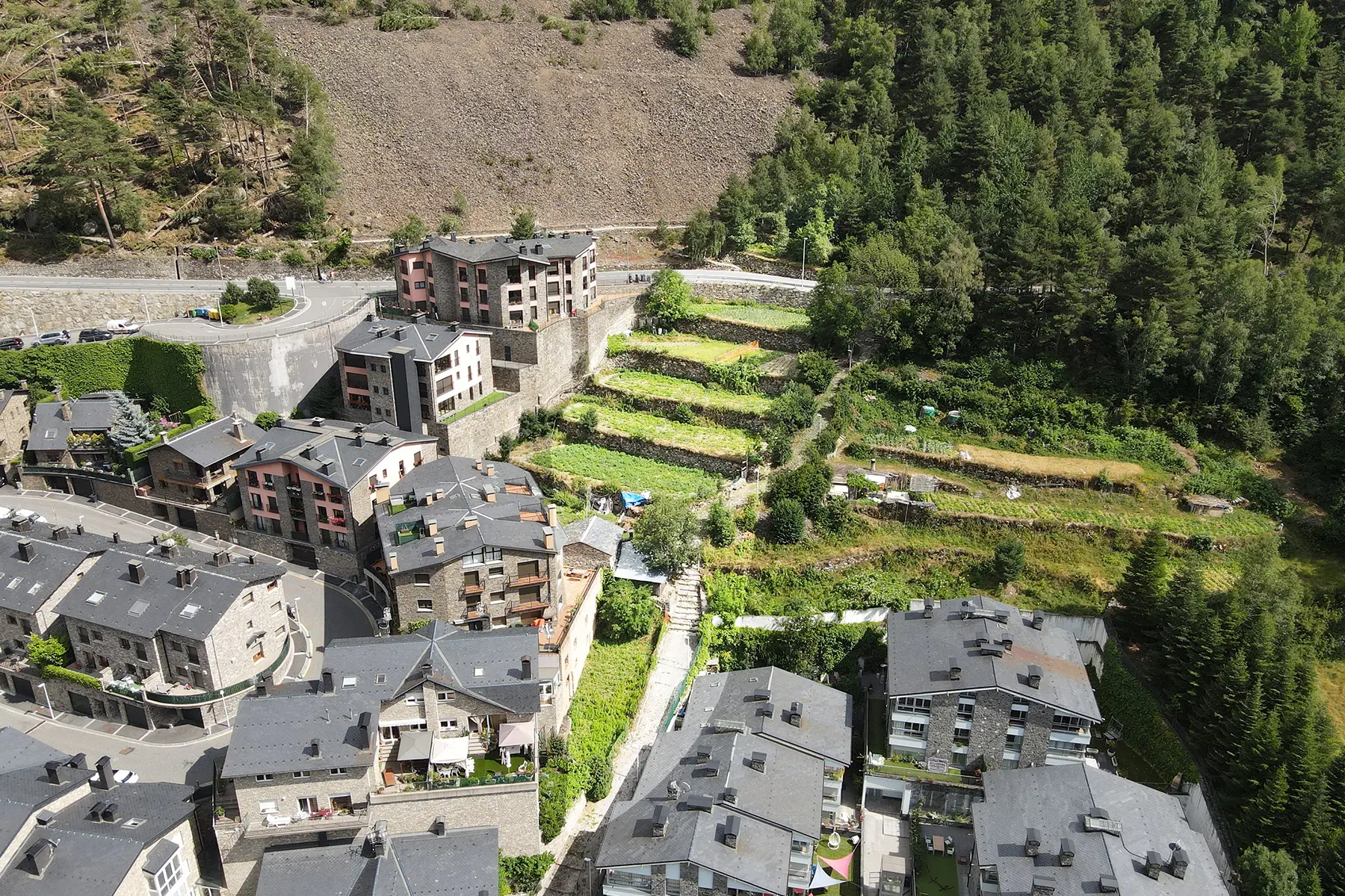 Terreno en venta en Escaldes Engordany, 2552 metros — foto 1 de 15