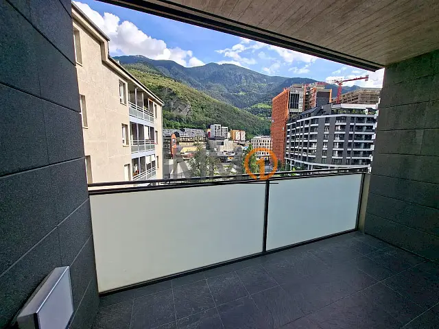 Céntrico piso de 3 habitaciones con plaza de parking y trastero — foto 1 de 14