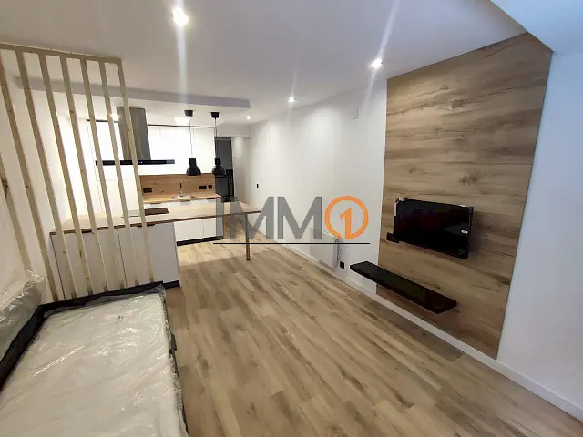 Espectacular estudio totalmente reformado en el Pas de la Casa — foto 1 de 14